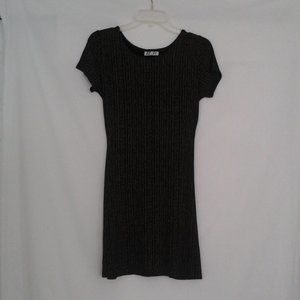 Women's slinky dress with short sleeves